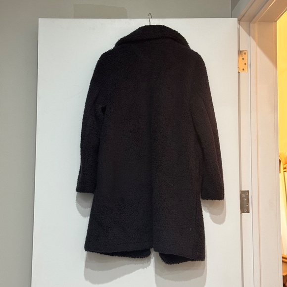 Women's Uniqlo Fuzzy Jacket. - Picture 2 of 5